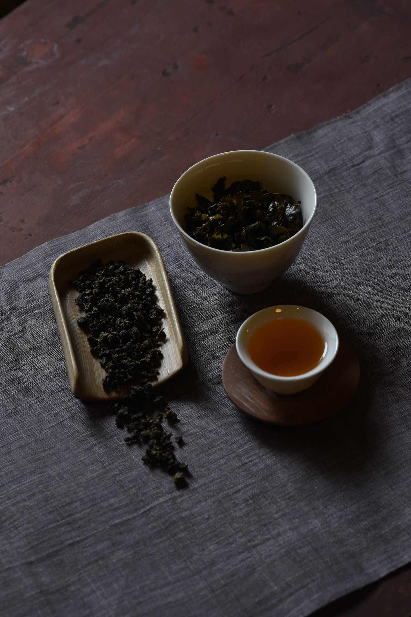 Dong Ding Oolong Tea 凍頂烏龍茶